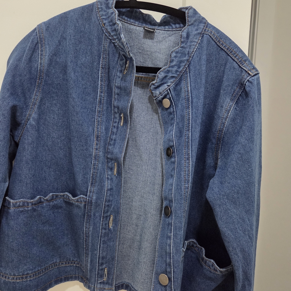 Women's Denim Button-Up Jacket in Blue